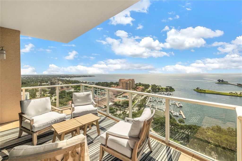 Recently Sold: $3,795,000 (3 beds, 3 baths, 2873 Square Feet)