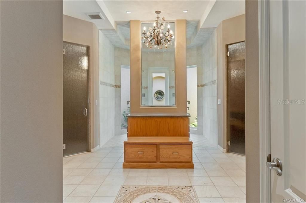 最近售出: $985,000 (4 贝兹, 3 浴室, 4034 平方英尺)