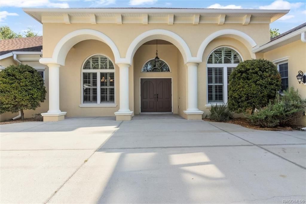 Recently Sold: $985,000 (4 beds, 3 baths, 4034 Square Feet)