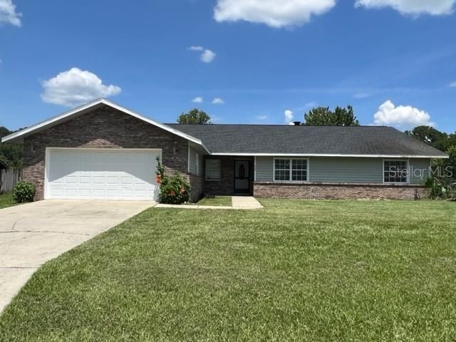 Recently Rented: $2,300 (4 beds, 2 baths, 1976 Square Feet)