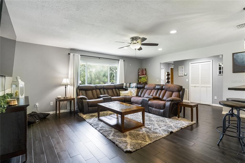 Recently Sold: $580,000 (3 beds, 2 baths, 1580 Square Feet)