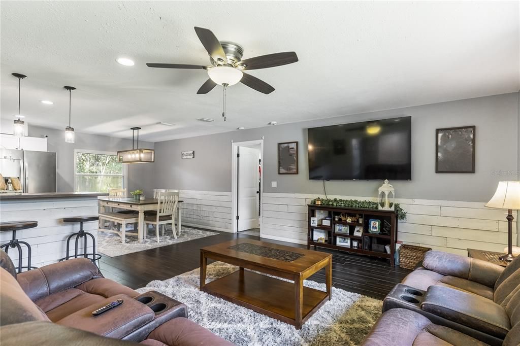 Recently Sold: $580,000 (3 beds, 2 baths, 1580 Square Feet)