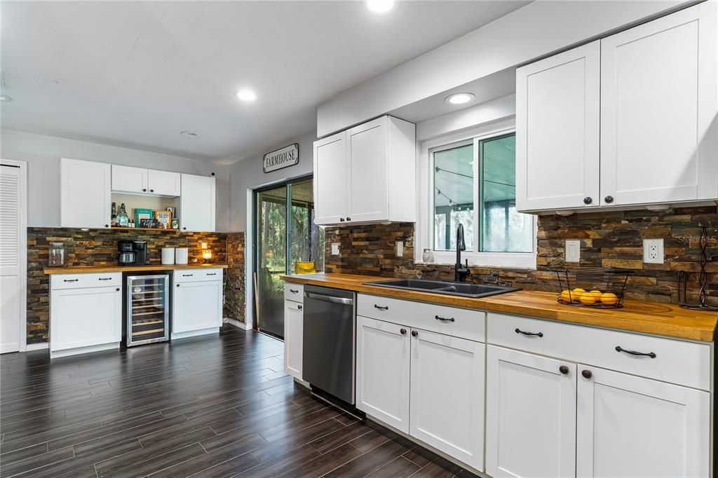 Recently Sold: $580,000 (3 beds, 2 baths, 1580 Square Feet)