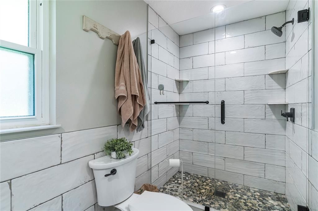 Recently Sold: $580,000 (3 beds, 2 baths, 1580 Square Feet)