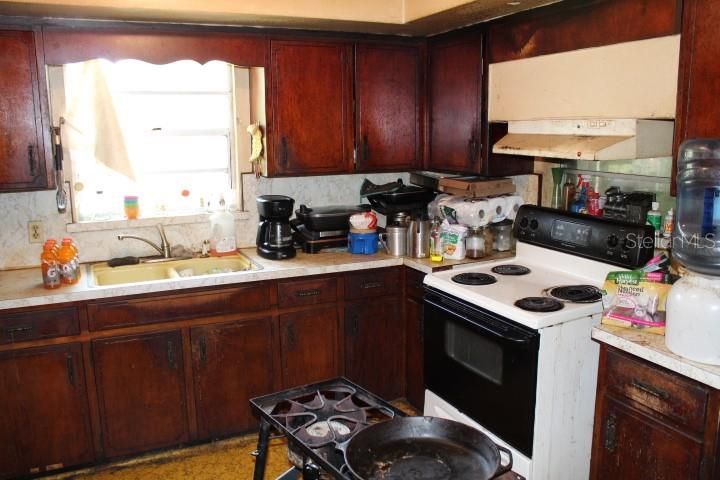 For Sale: $135,000 (3 beds, 1 baths, 1680 Square Feet)