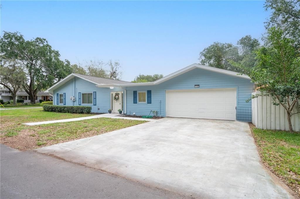 Recently Sold: $339,000 (3 beds, 2 baths, 2470 Square Feet)