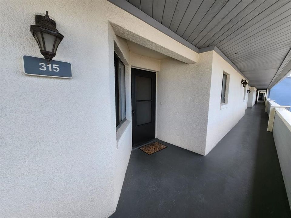 Recently Sold: $265,000 (2 beds, 2 baths, 1065 Square Feet)