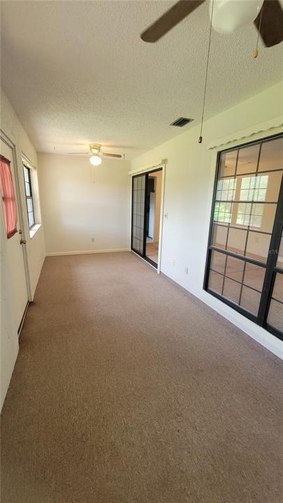 For Sale: $185,000 (2 beds, 1 baths, 1100 Square Feet)