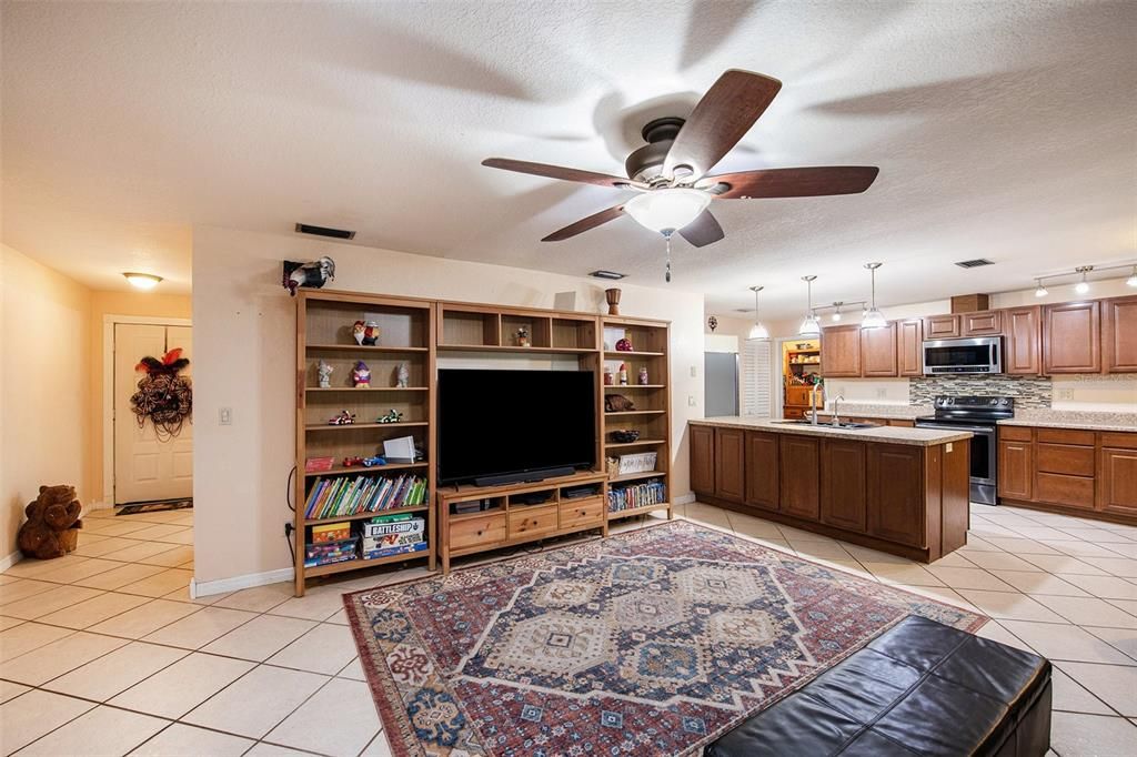 Recently Sold: $515,000 (3 beds, 2 baths, 1867 Square Feet)