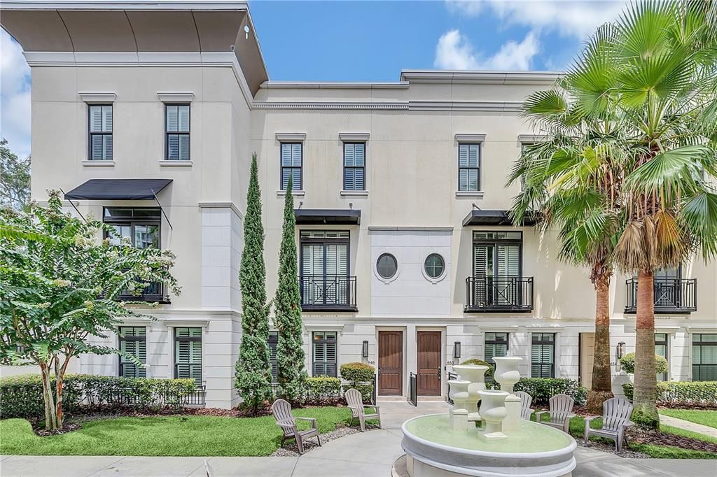 Brownstones at Thornton Park Courtyard