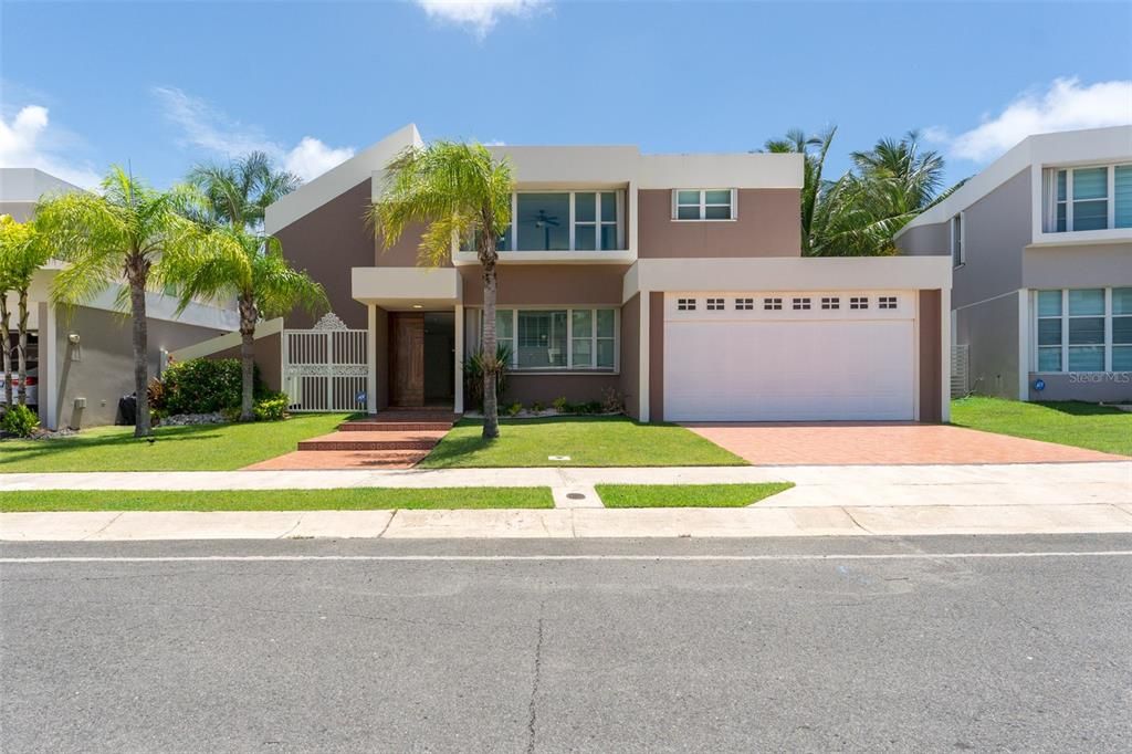 Recently Sold: $725,000 (5 beds, 3 baths, 3300 Square Feet)