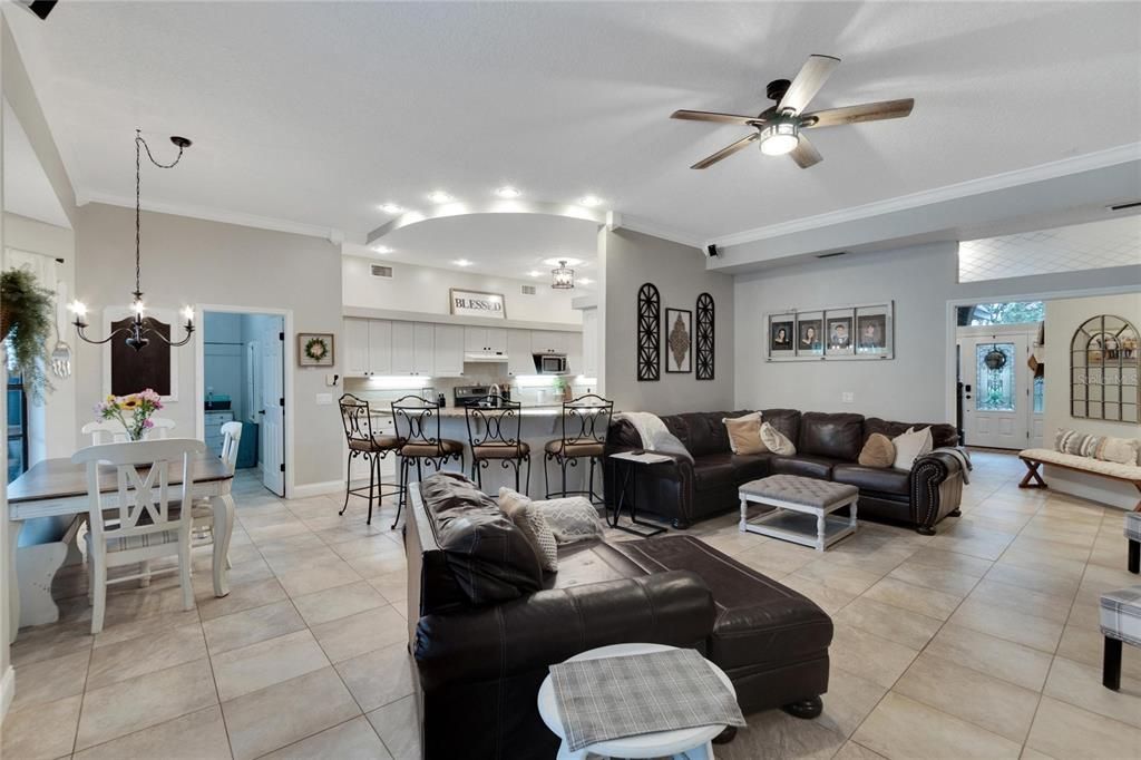 Recently Sold: $650,000 (5 beds, 3 baths, 2979 Square Feet)