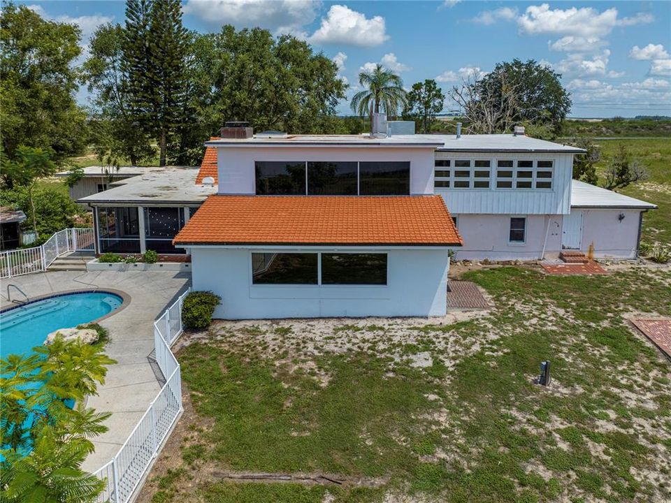 Vendido Recientemente: $799,999 (4 camas, 3 baños, 4957 Pies cuadrados)