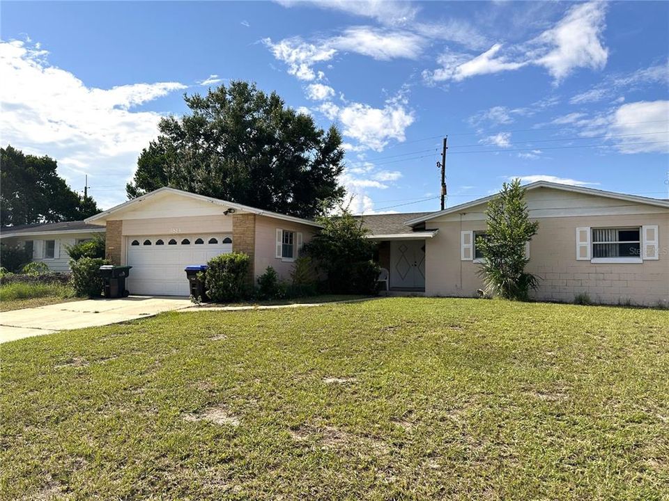 Active With Contract: $260,000 (4 beds, 2 baths, 1686 Square Feet)