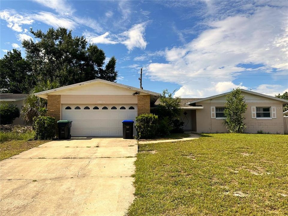 Active With Contract: $260,000 (4 beds, 2 baths, 1686 Square Feet)