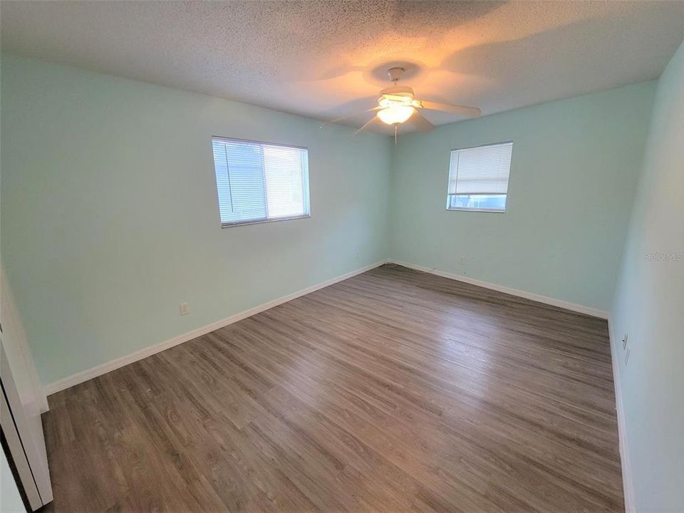 Recently Rented: $2,950 (2 beds, 1 baths, 900 Square Feet)