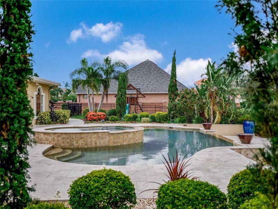 Recently Sold: $2,500,000 (5 beds, 4 baths, 5555 Square Feet)