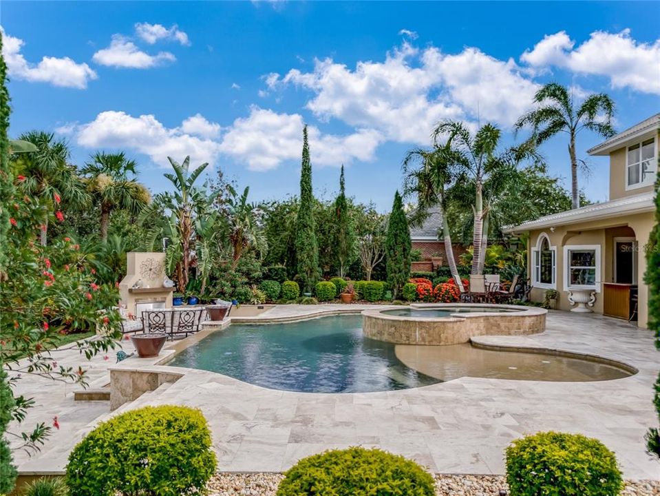 Recently Sold: $2,500,000 (5 beds, 4 baths, 5555 Square Feet)