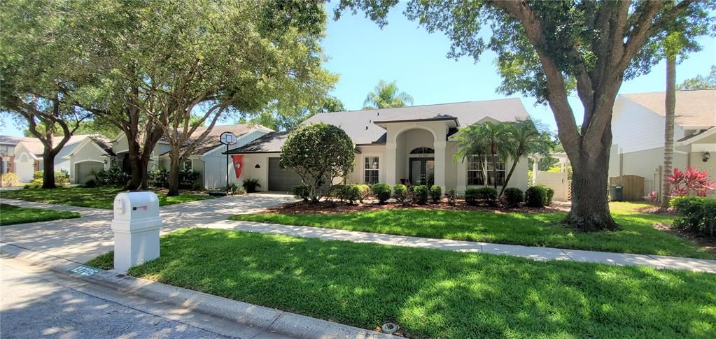 Recently Sold: $600,000 (4 beds, 2 baths, 2781 Square Feet)