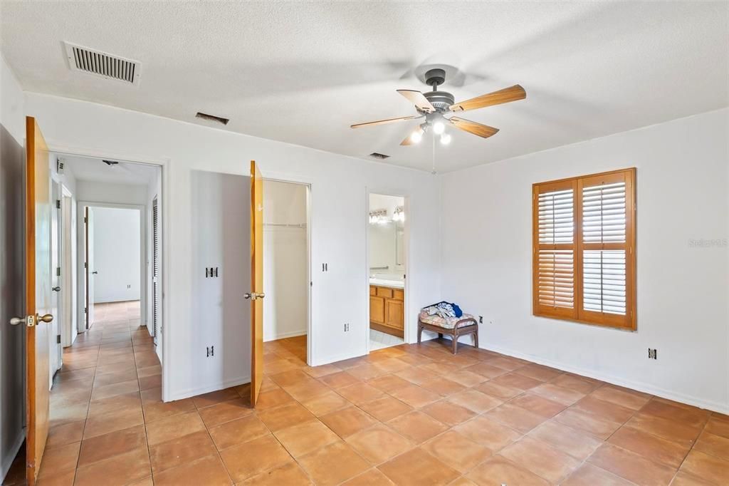 Recently Sold: $549,000 (2 beds, 2 baths, 1605 Square Feet)