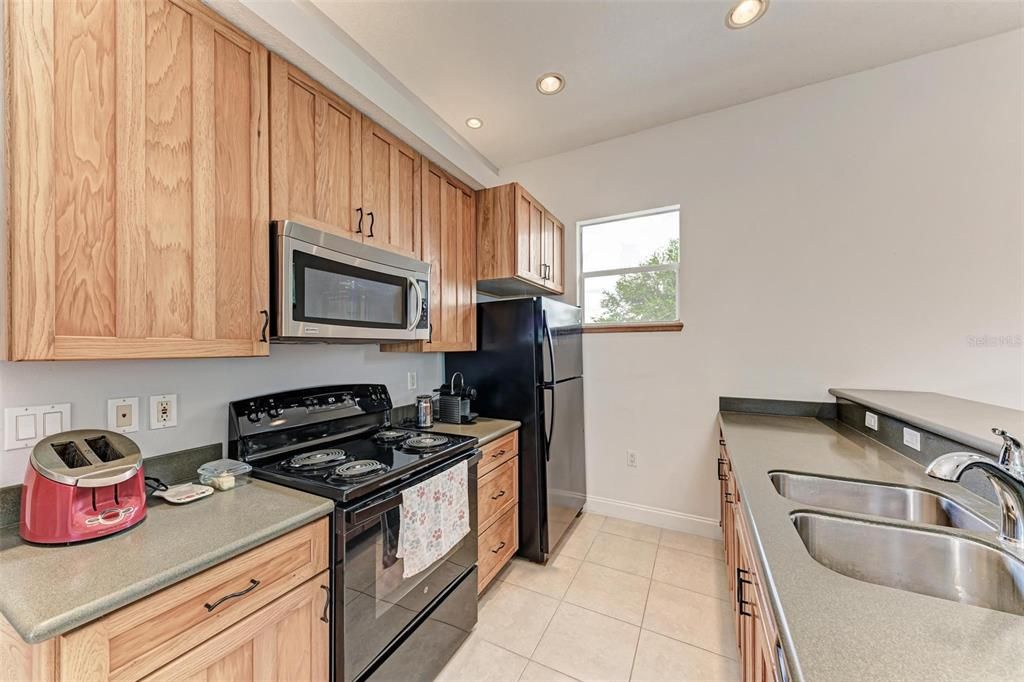 Recently Sold: $550,000 (2 beds, 2 baths, 1344 Square Feet)