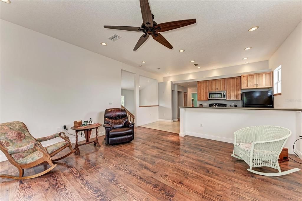 Recently Sold: $550,000 (2 beds, 2 baths, 1344 Square Feet)