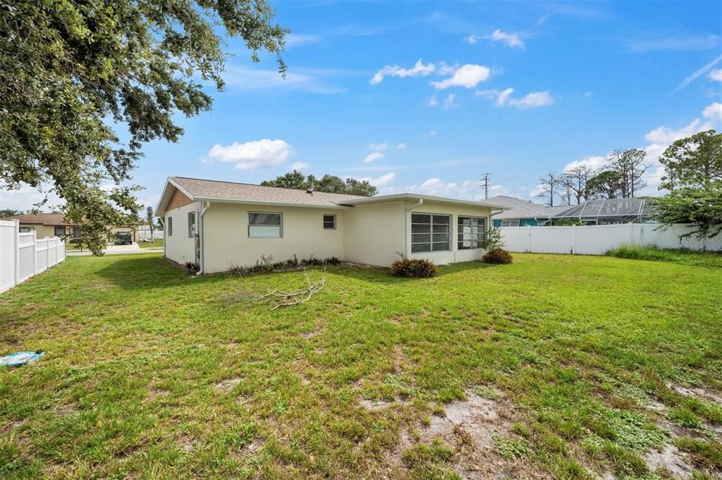 Recently Sold: $180,000 (2 beds, 1 baths, 1517 Square Feet)