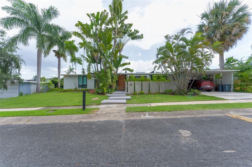 Recently Sold: $1,350,000 (3 beds, 3 baths, 2562 Square Feet)