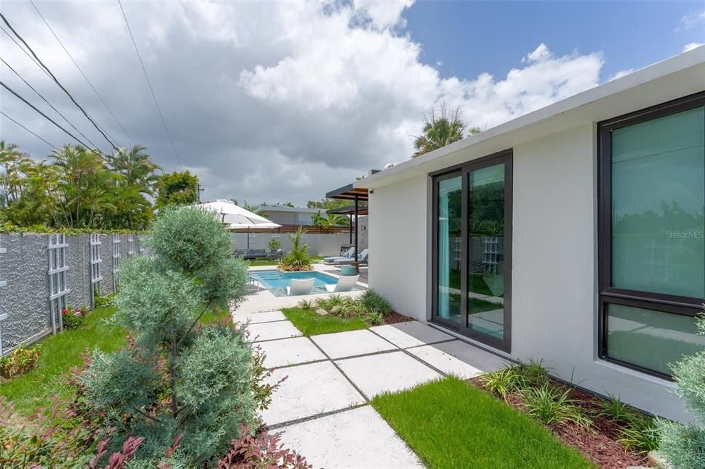 Recently Sold: $1,350,000 (3 beds, 3 baths, 2562 Square Feet)