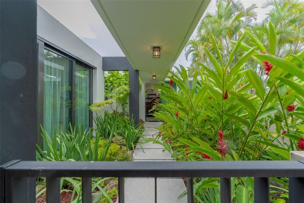 Recently Sold: $1,350,000 (3 beds, 3 baths, 2562 Square Feet)