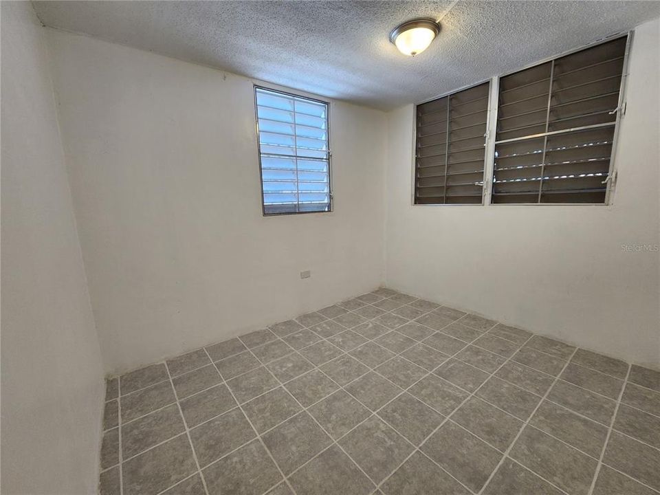 Vendido Recientemente: $98,000 (3 camas, 1 baños, 850 Pies cuadrados)