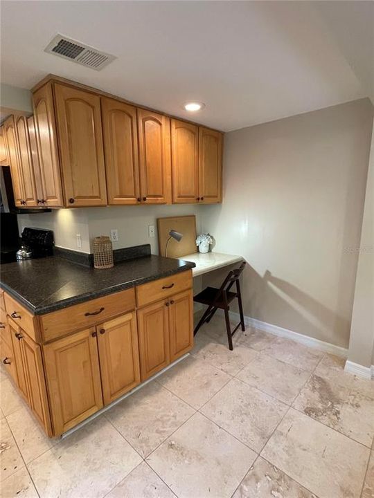 Recently Sold: $209,900 (2 beds, 1 baths, 1048 Square Feet)