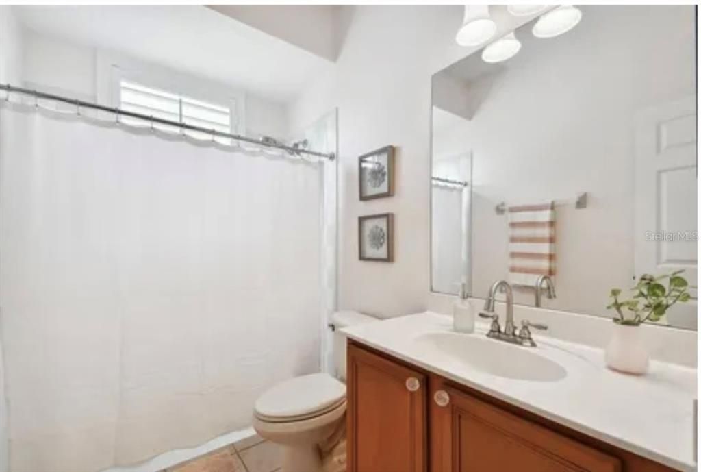 最近租的: $3,200 (4 贝兹, 3 浴室, 2718 平方英尺)