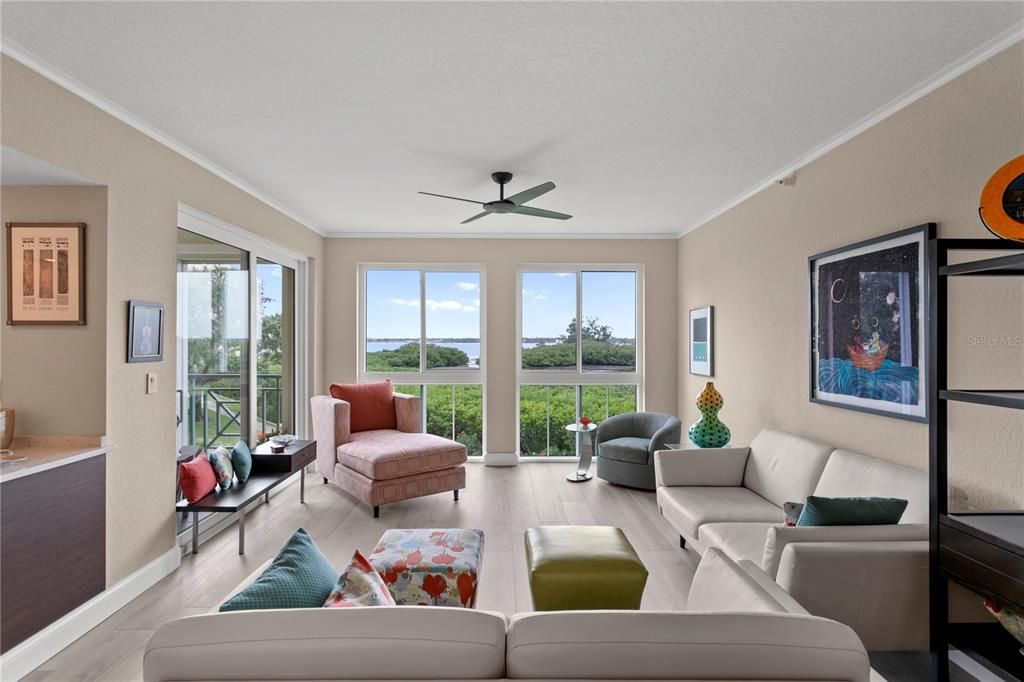 Recently Sold: $799,000 (2 beds, 2 baths, 1660 Square Feet)