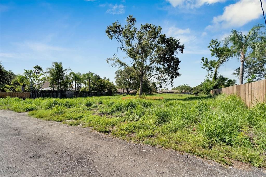 En Venta: $2,199,000 (6.13 acres)