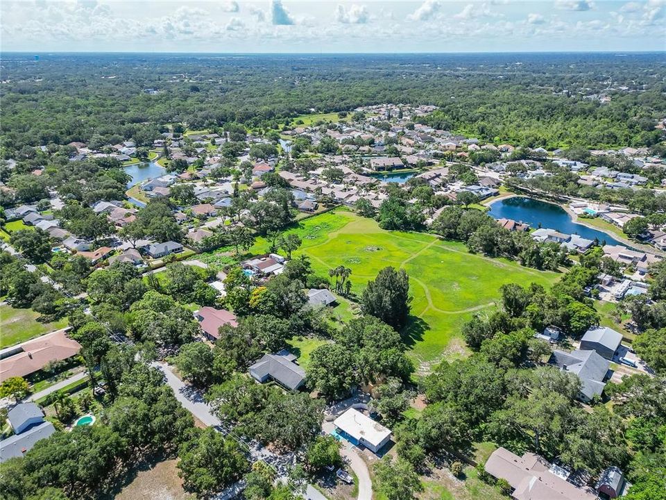 待售: $2,199,000 (6.13 acres)