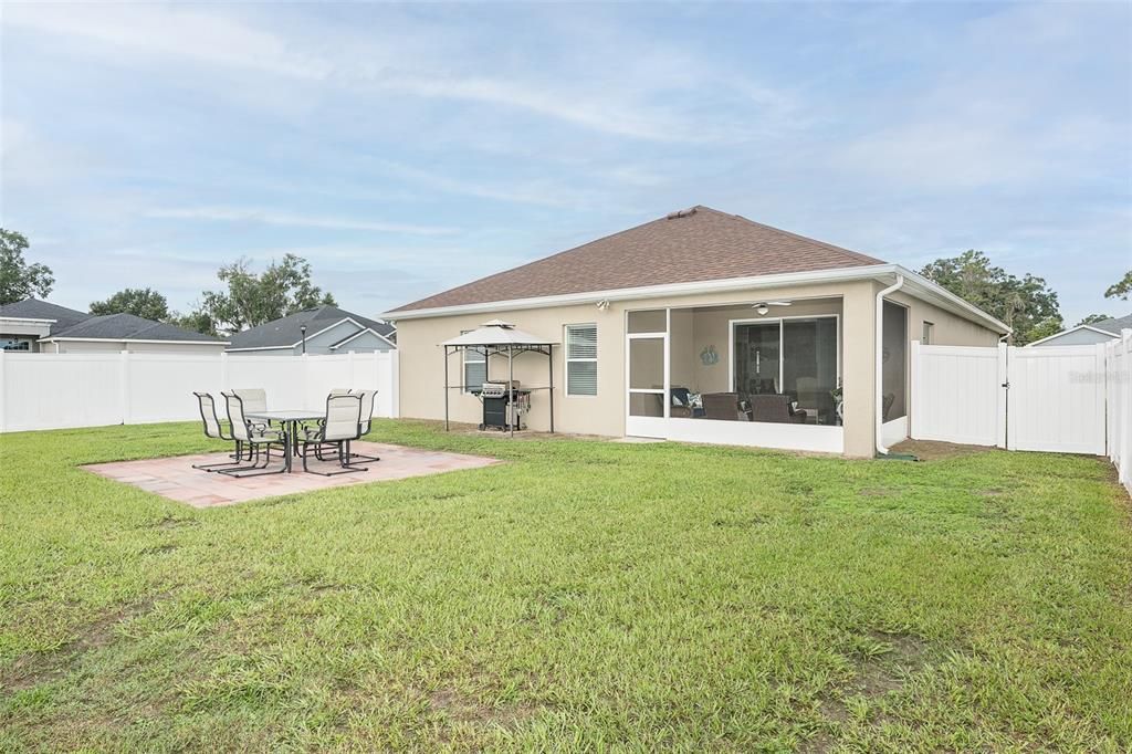 Recently Sold: $419,999 (4 beds, 2 baths, 2021 Square Feet)