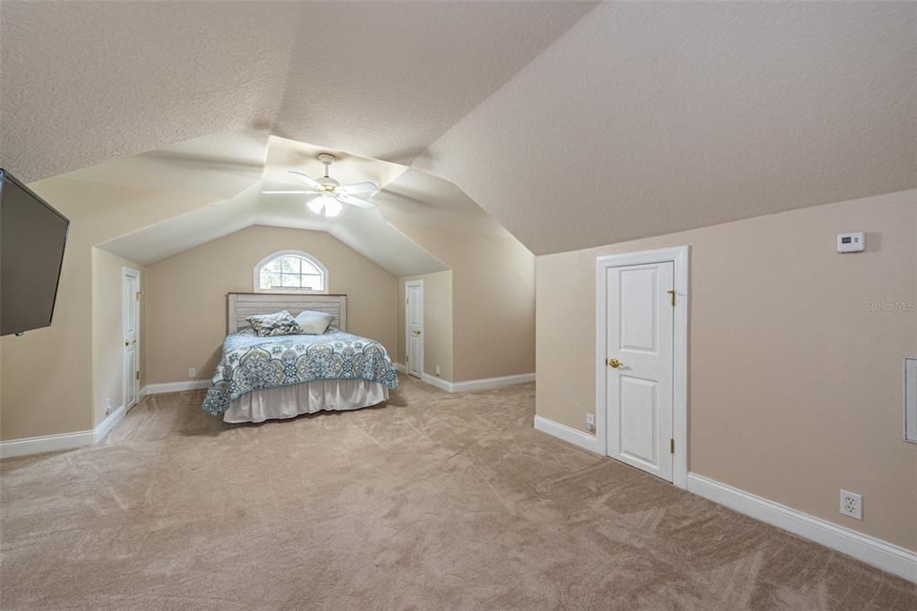 Upstairs bonus room could be used as a 4th bedroom, game room, exercise room, or whatever you can think up!