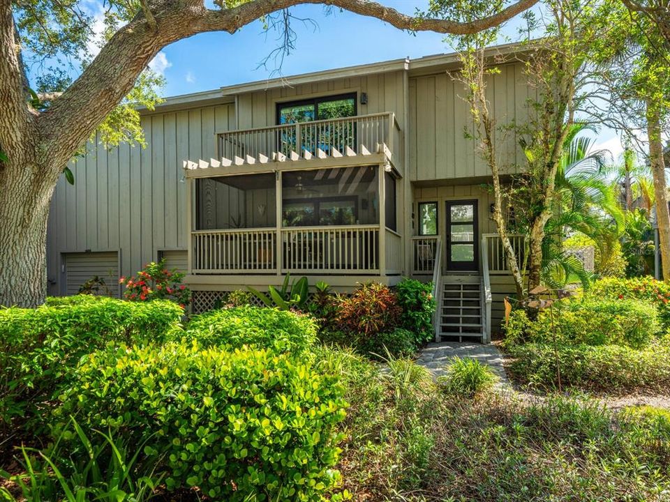 Recently Sold: $875,000 (3 beds, 2 baths, 1912 Square Feet)