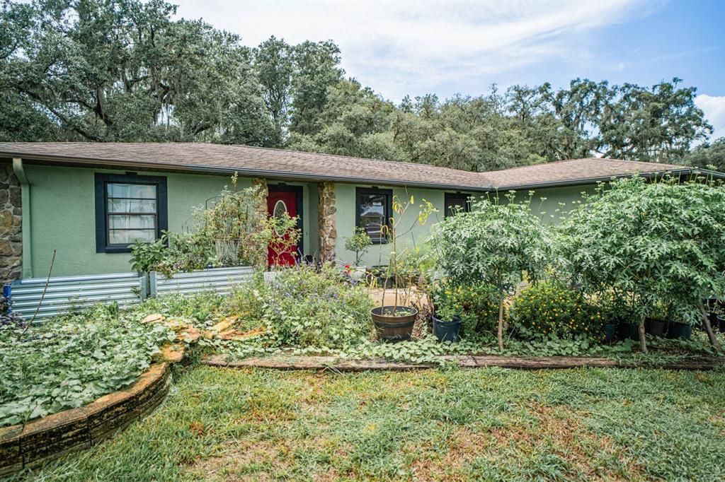 Recently Sold: $1,200,000 (3 beds, 2 baths, 1709 Square Feet)