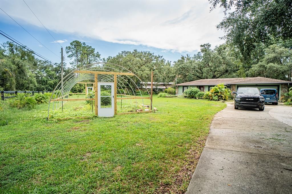 Recently Sold: $1,200,000 (3 beds, 2 baths, 1709 Square Feet)