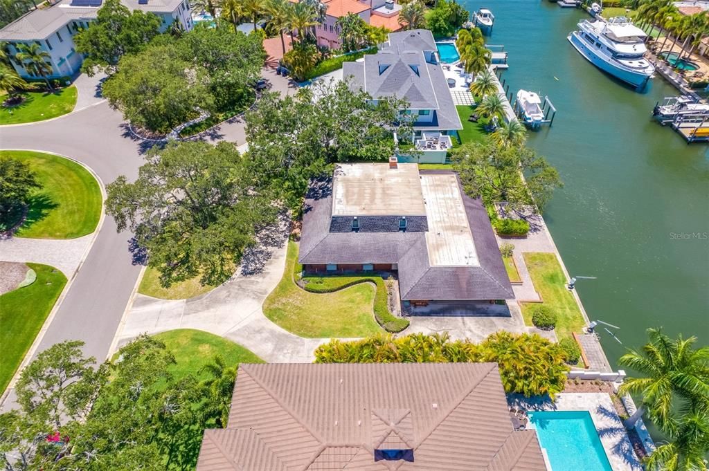 Recently Sold: $3,275,000 (4 beds, 2 baths, 2902 Square Feet)