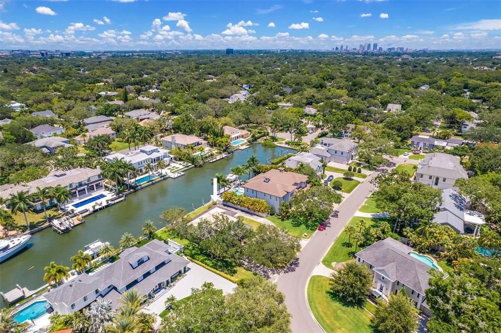 Recently Sold: $3,275,000 (4 beds, 2 baths, 2902 Square Feet)