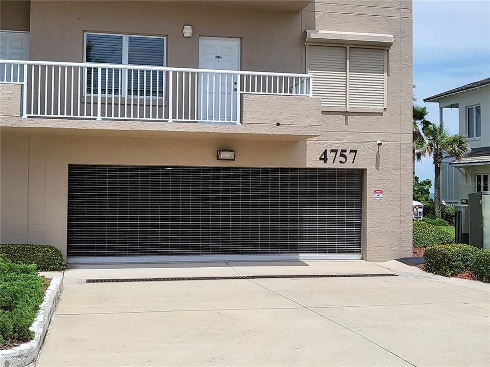 Garage main level