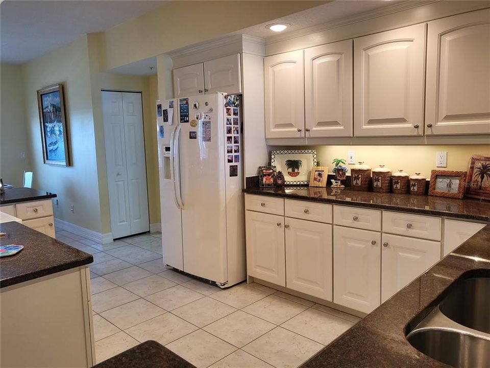 Kitchen - Granite Counters