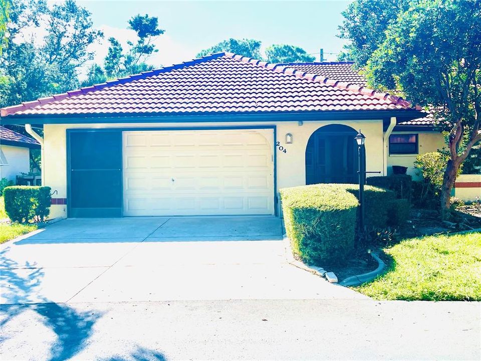 Recently Sold: $425,000 (2 beds, 2 baths, 1886 Square Feet)