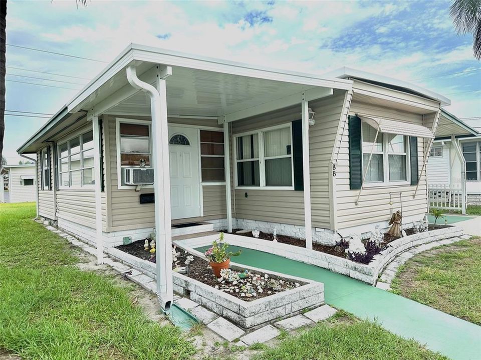 Recently Sold: $86,900 (2 beds, 1 baths, 812 Square Feet)