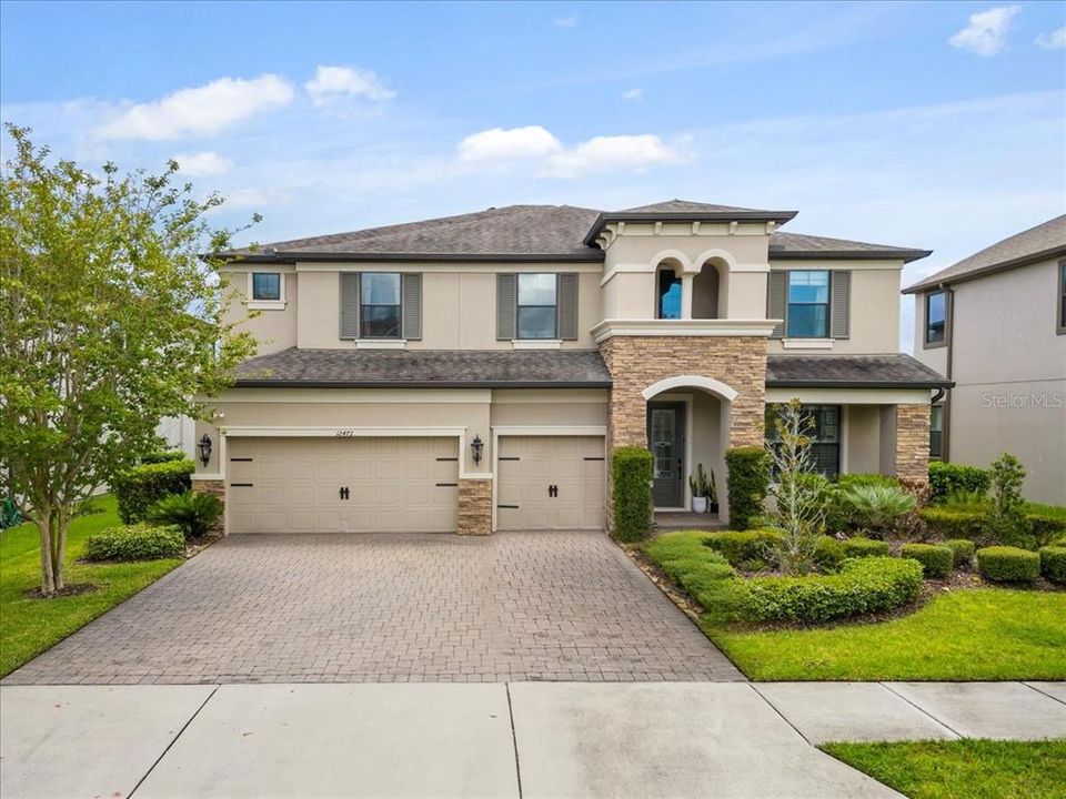 Recently Sold: $999,000 (5 beds, 4 baths, 4242 Square Feet)