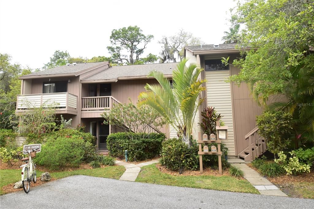 Recently Sold: $295,800 (2 beds, 2 baths, 1077 Square Feet)