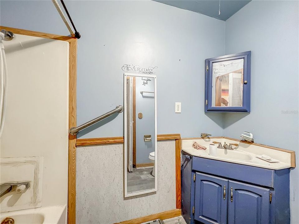 最近售出: $94,900 (3 贝兹, 2 浴室, 1308 平方英尺)